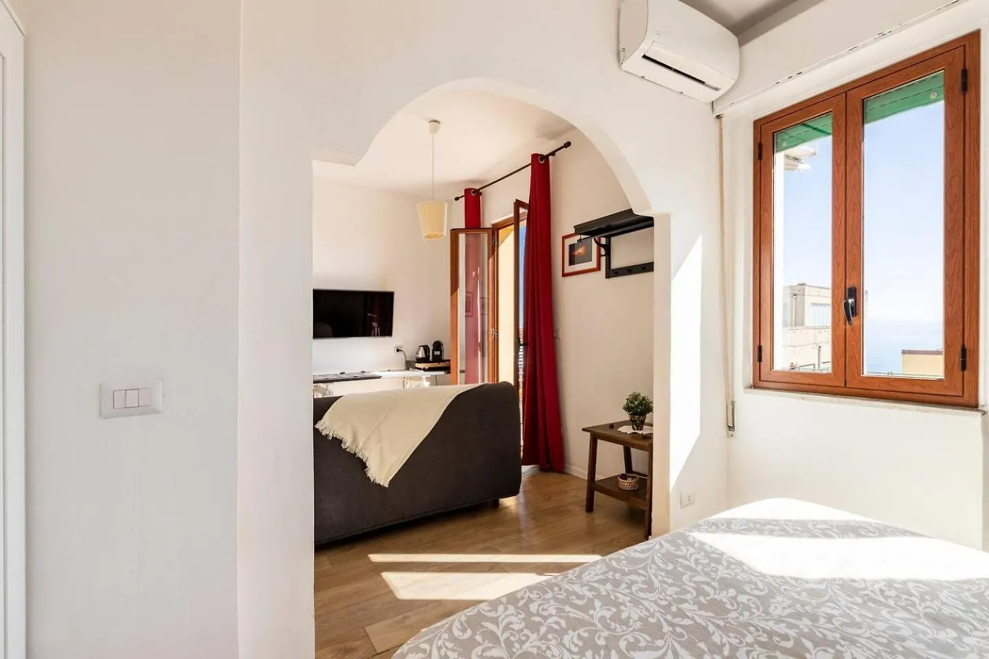Tauromenion Guest House contacts