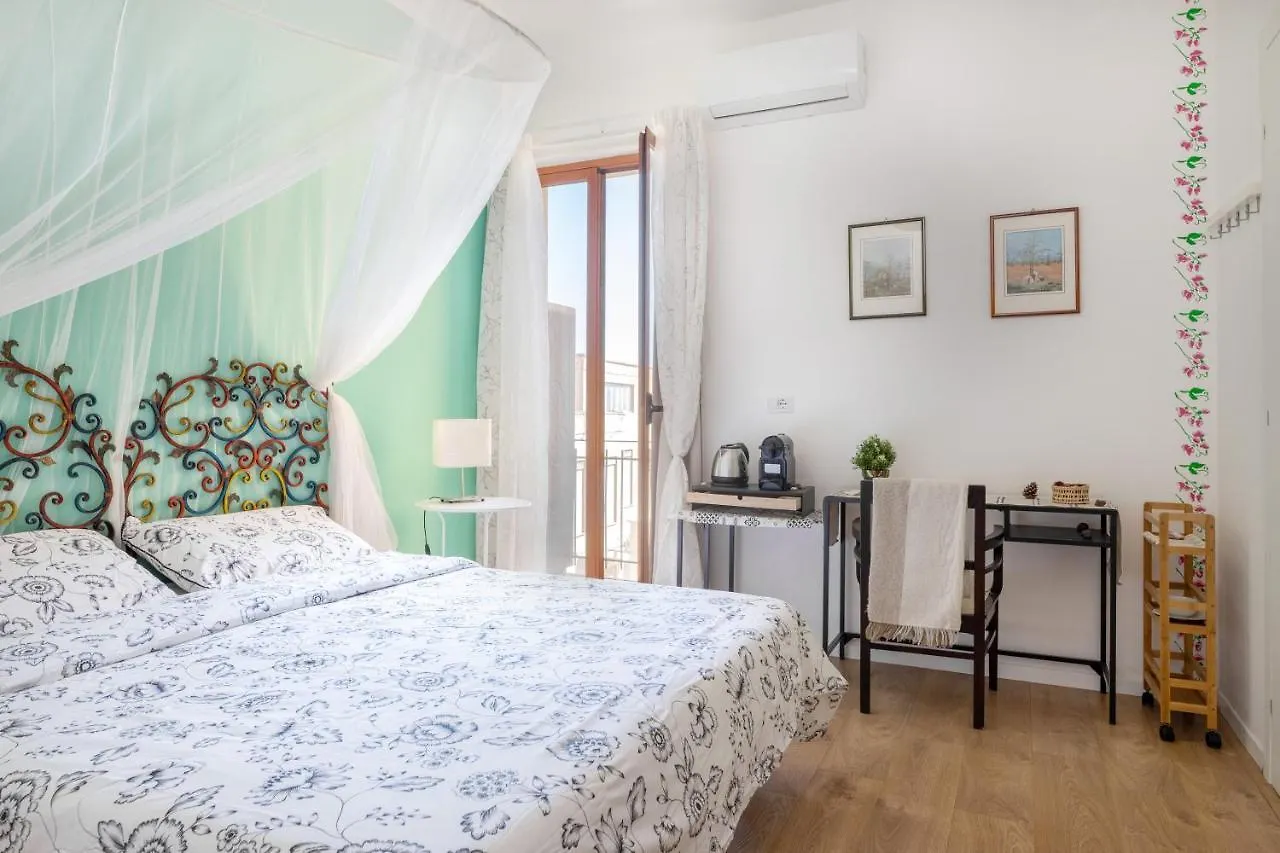Tauromenion Guest House 타오르미나 3*,
